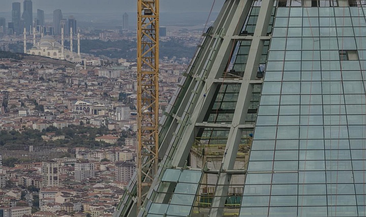 Çuhadaroğlu Türkiye'nin En Yüksek Binası Merkez Bankası için Özel Çözümler Sunuyor